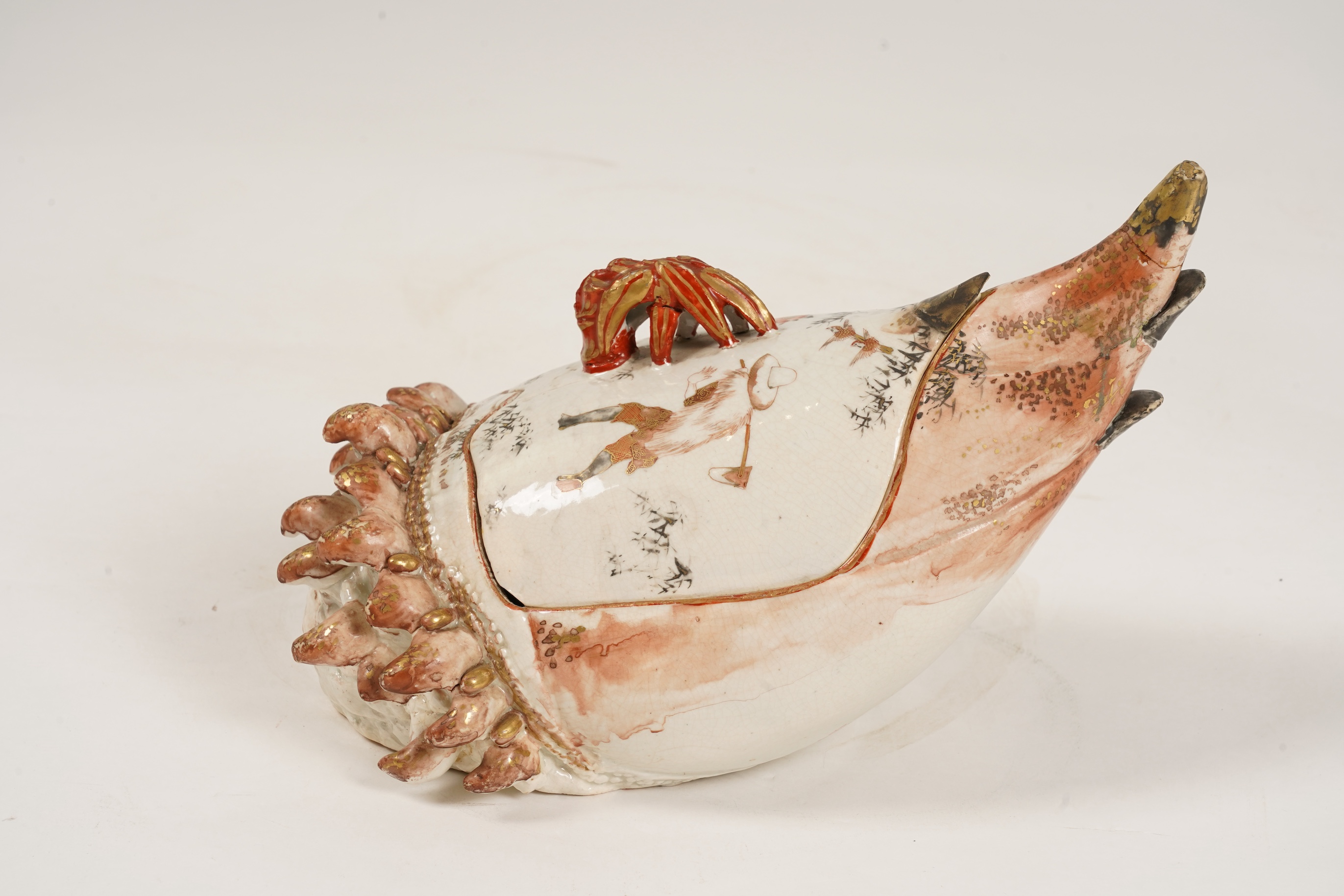 An unusual Japanese Kutani shell shaped vessel, 19th century